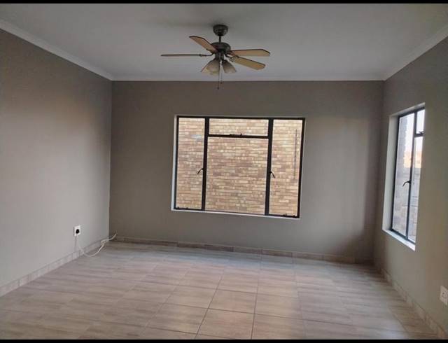 3 BEDROOM HOUSE FOR SALE IN IVY PARK